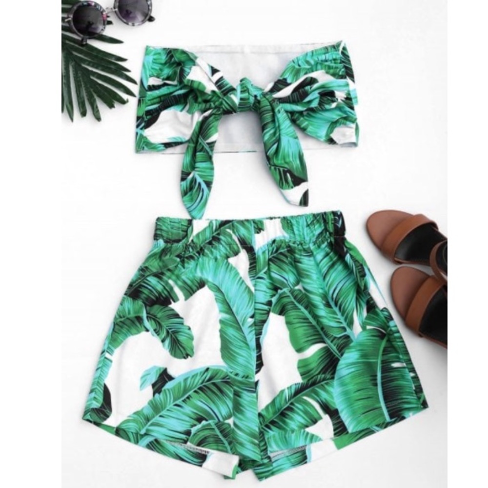 ❌SOLD❌ Leaf print set